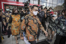 Moeldoko Tinggalkan...