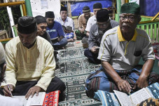 Melihat Semangat Para...