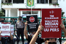 Aksi Tutup Mulut Jurnalis...