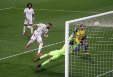Benamkan Cadiz 3-0,...