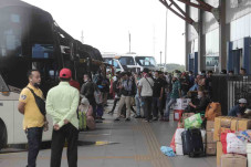 Mudik Awal di Terminal...