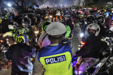 Polisi Halau Pemudik...