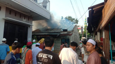 Ditinggal Sholat Ied,...