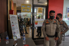Sebabkan Kerumunan,...