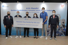 AXA Mandiri Berikan...