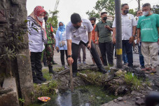 Respon Keluhan Warga,...