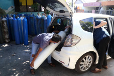 Banyak RS Penuh, Permintaan...