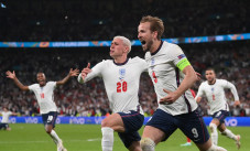 Bungkam Denmark 2-1,...