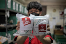 Distribusi Obat Covid-19...