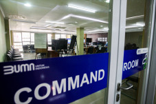 Mengintip Command Room...
