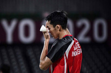 Jonathan Christie Kalah...