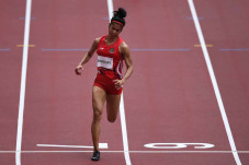 Sprinter Alvin Tehupeiory...