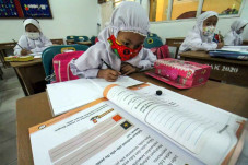 Sekolah Tatap Muka Terbatas...