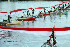 Pembentangan Bendera...