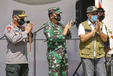 Panglima TNI dan Kapolri...