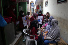 Blusukan Gang Sempit,...
