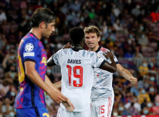Dihajar Bayern Munchen...