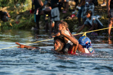 Bertaruh Nyawa, Imigran...