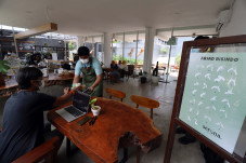 Kafe Ramah Bagi Penyandang...