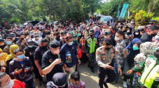 Satu Kampung Cikakak...