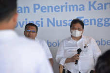 Menko Airlangga Semangati...