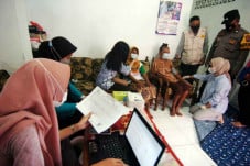 Jemput Bola Vaksin Lansia