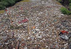 Sampah Menumpuk di Muara...