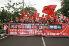 Demo Buruh Jateng Tuntut...