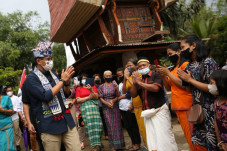 Bangkitkan Ekonomi Sandiaga...
