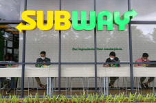 Restoran Subway Kini...