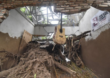 Empat Orang Tewas, Begini...