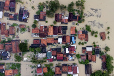 Ratusan Rumah Warga...