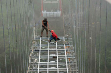 Pembangunan Jembatan...