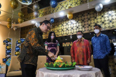 Perayaan HUT MNC Insurance...