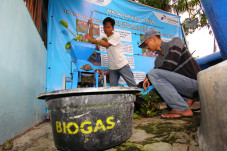 Keren, Kedai Kopi ini...