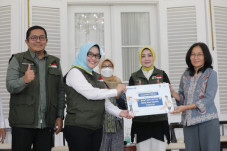 Allianz Indonesia Salurkan...