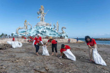 Aksi Bersih-bersih Sampah...