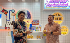 Menikmati Produk dan...