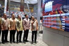 Incar Dana Rp2,25 Triliun,...