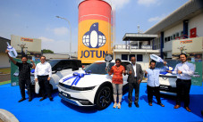Penyerahan Hadiah Utama...