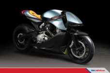 AMB 001, Motor Pertama...