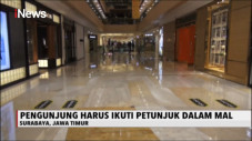 Pengunjung Pusat Perbelanjaan...