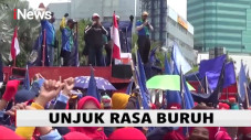 Unjuk Rasa Ratusan Buruh...