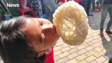 Warga Bekasi Gelar Lomba,...
