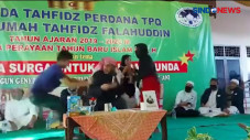 Syekh Ali Jaber Ditusuk...