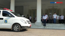 Beri Penghormatan Terakhir...