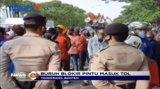 Buruh Blokir Pintu Tol...