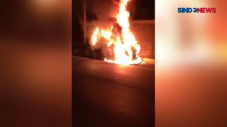 Mobil Terbakar di Jalan...
