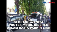 Seorang Wanita Protes...