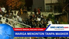 Ribuan Warga Menonton...